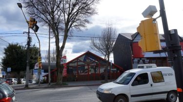 Bariloche incorporó semáforos sonoros en seis intersecciones