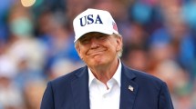 Imagen de Donald Trump sostuvo que hay una «conspiración enfermiza» contra la IA y que el «único feliz» es China