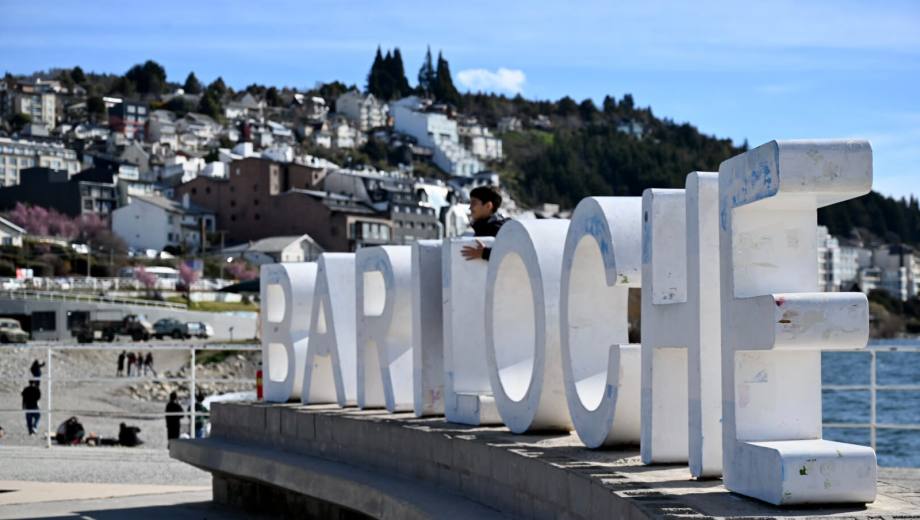 Bariloche es una de las ciudades turísticas donde se accede a tareas voluntarias a cambio de alojamiento, especialmente en hostels. Foto: Chino Leiva