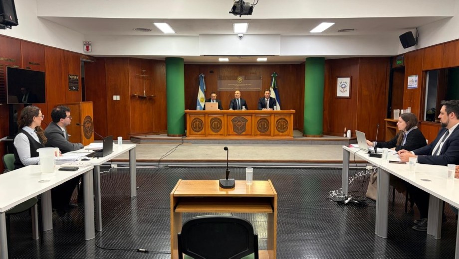 Juicio contra un acusado de disparar a la policía: la Fiscalía pidió condena y la Defensa la absolución