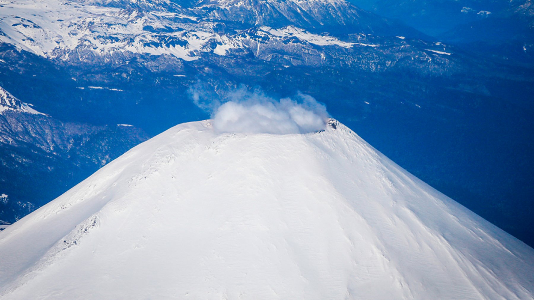 Alerta amarilla por actividad del Volcán Villarrica: el gobierno chileno monitorea