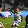 Imagen de Rosario Central venció a Sarmiento en Junín, que terminó con nueve jugadores, y quedó como líder anual