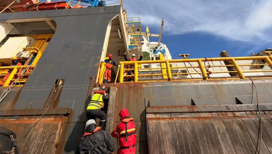 La fiscalización se realizó junto a personal de la Secretaría de Hidrocarburos de la Provincia y forma parte del seguimiento permanente de las obras vinculadas al proyecto Vaca Muerta Oil Sur (VMOS).Foto gentileza.