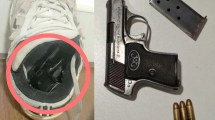 Imagen de Llegó al hospital de Bariloche para atenderse y encontraron una pistola oculta dentro de una de sus zapatillas