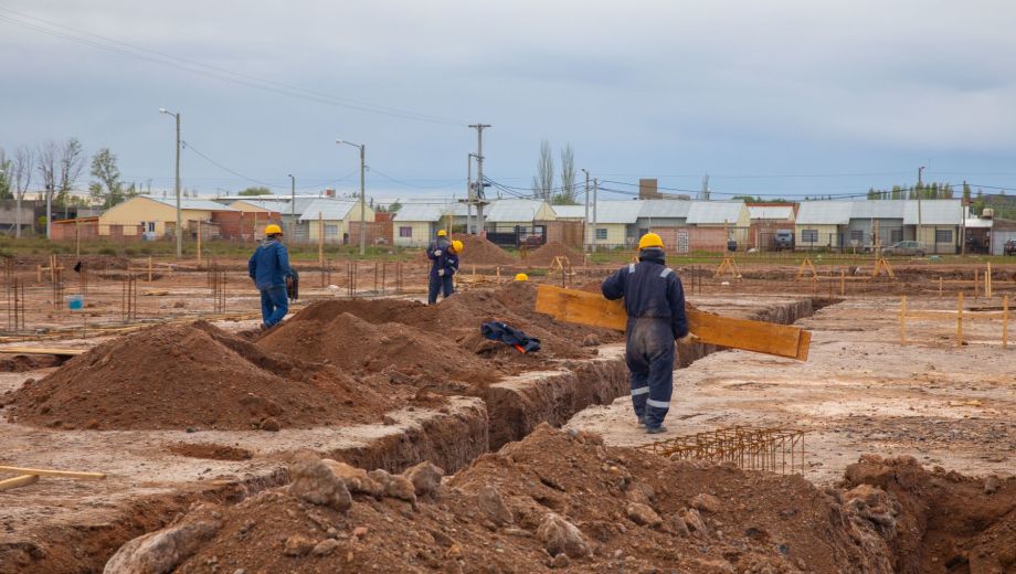 La construcción del nuevo CET de Cipolletti se desarrolla en el Distrito Vecinal Noreste y contempla una inversión superior a los $5.100 millones con recursos vinculados al acuerdo VMOS. Foto: Gobierno de Río Negro. 