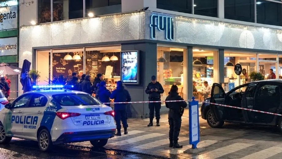 El Renault Logan fue interceptado en una estación de servicio de Cipolletti luego del despliegue policial.