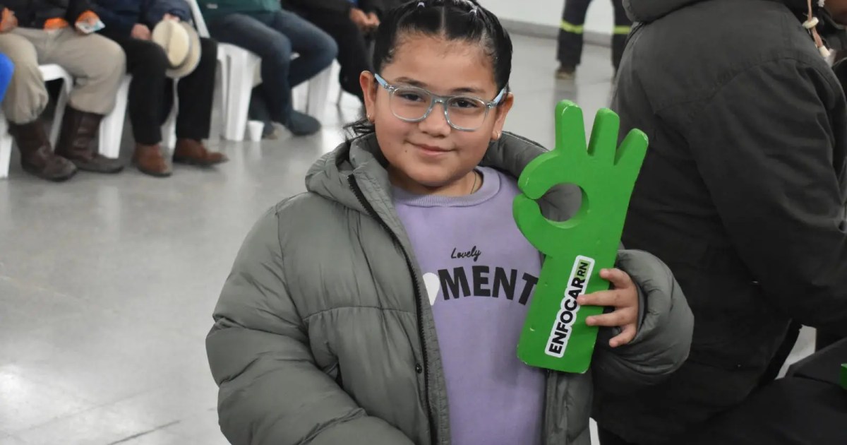 El programa Enfocar avanza en Río Negro: 1.800 anteojos entregados en Cinco Saltos