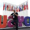 Imagen de La vida junto al río de Sebastián Leyes, el viedmense que fabrica palas de canotaje, integró la Selección y ahora es la voz del Mundial 2026