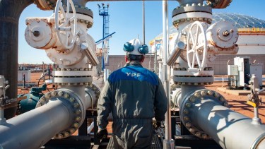 A un paso de la meta: YPF lidera la producción y el petróleo argentino se acerca al millón de barriles