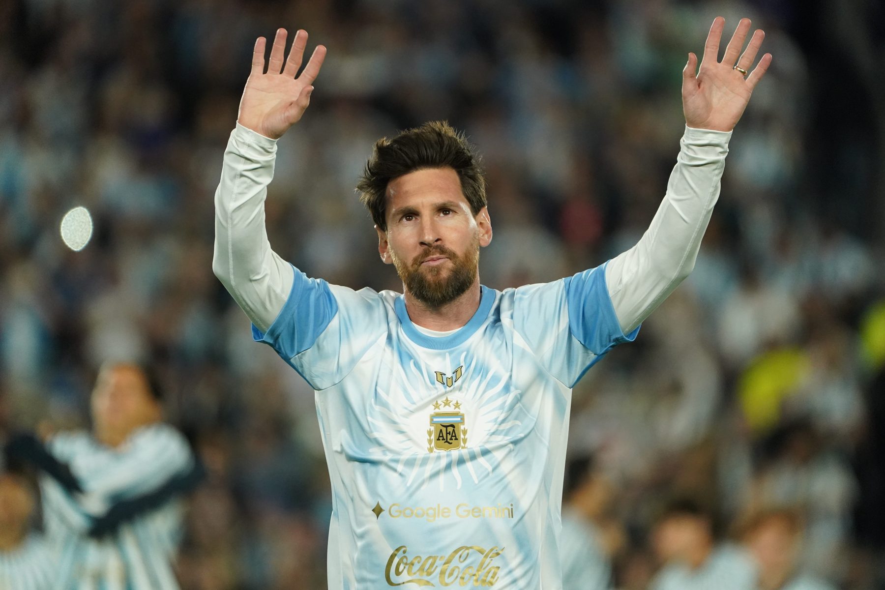 Emotivo adiós de Messi en su última entrada en calor con la Selección