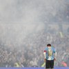 Imagen de Noche llena de emociones: el momento del himno y el minuto "10" dedicado a Lionel Messi