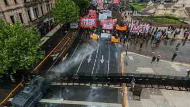 Marcha Federal Universitaria: incidentes en el Congreso mientras comienzan las concentraciones en Neuquén y Río Negro