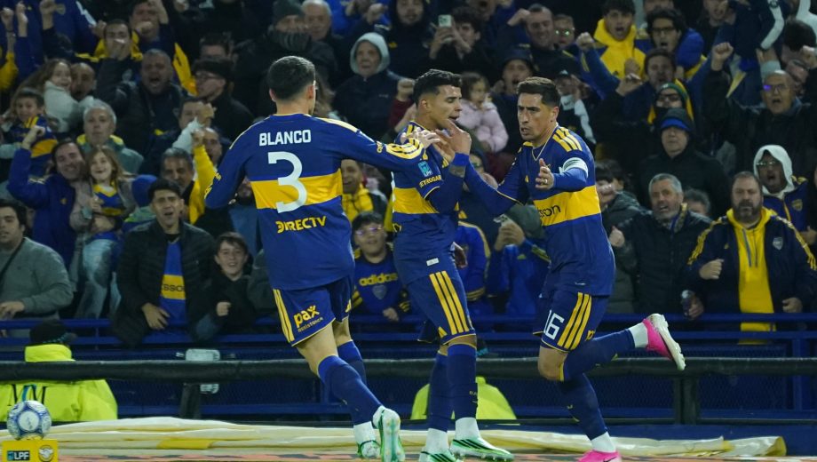 Boca le dio vuelta el partido a Talleres y es puntero en la Tabla Anual