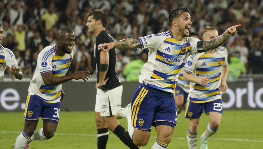 Leandro Paredes arriesgó su físico y marcó un golazo agónico para que Boca clasifique a la final de la Copa Sudamericana. (Foto: Clarín Fotografía)