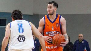 Deportivo Roca, dueño del clásico y único líder en el PreFederal de básquet