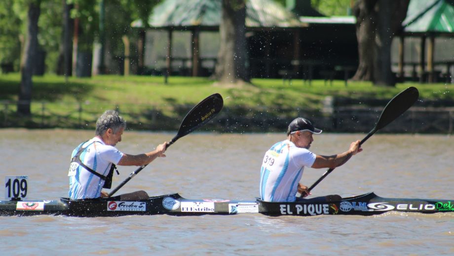 En la última jornada de los master en el Mundial de canotaje de Gualeguaychú, la armada regional volvió a brillar