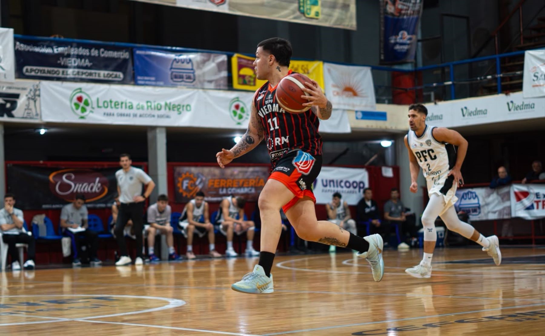 Debut triunfal de Depo Viedma en la Liga Argentina de básquet