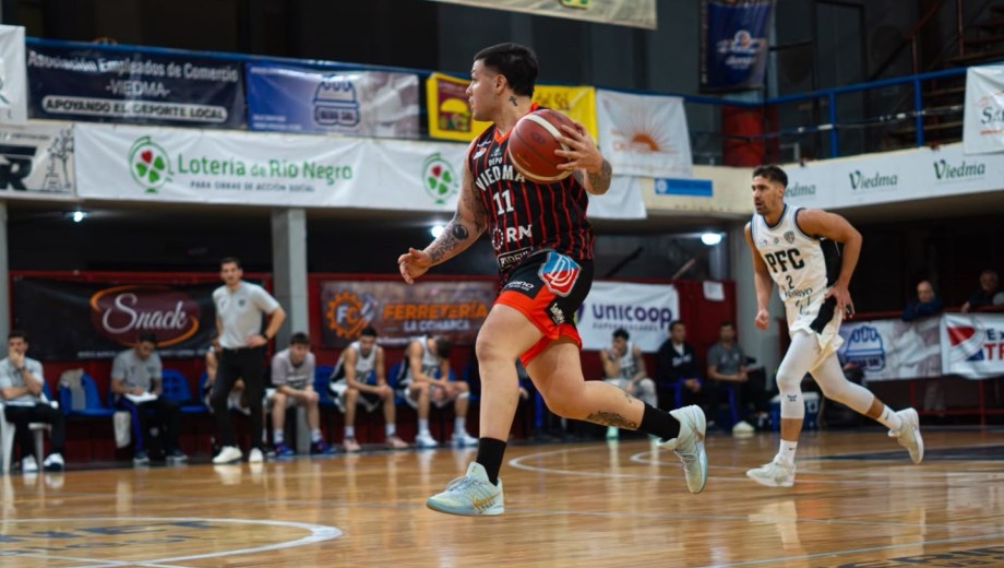 Partidazo. Luciano Cáceres rindió en gran forma y llegó hasta los 26 puntos. (Alejandro Valenzuela)