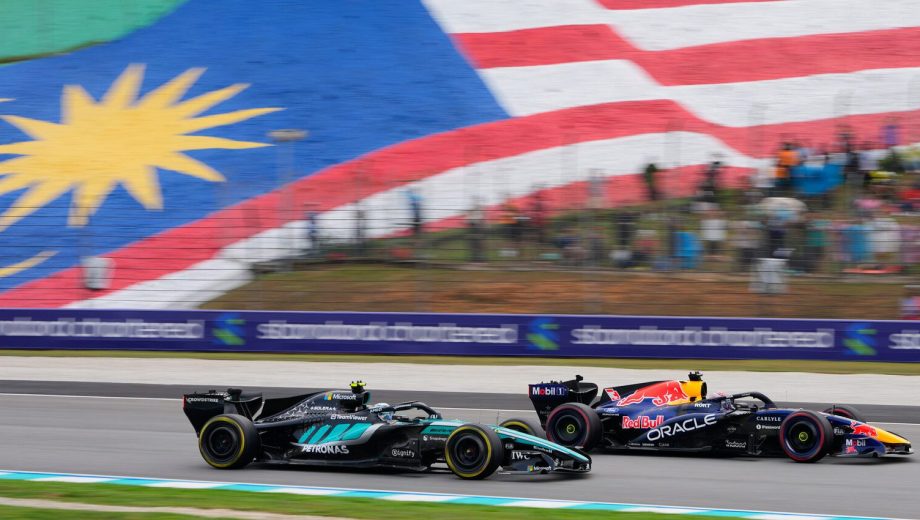 Mercedes fue el equipo que mejor le tomó la mano al reglamento, pero el paso de las carreras emparejó las acciones. Foto: AP. 