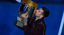 Imagen de ¡Histórico!: Djokovic estiró el invicto en Pekín, ganó su séptimo torneo y quedó a uno de Federer