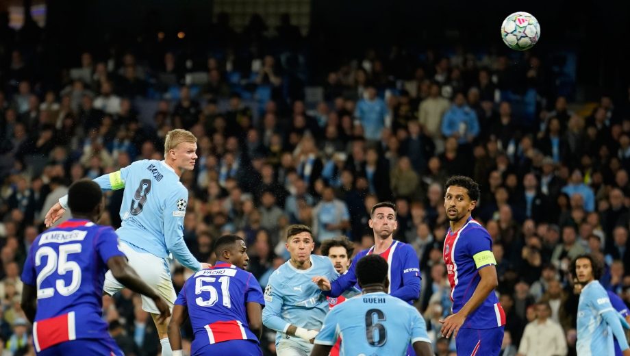 El cabezazo de Erling Haaland para el descuento del Manchester City ante PSG. (Foto: AP)