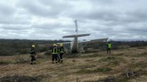 Imagen de Chubut: Una avioneta perdió el control y realizó un aterrizaje forzoso en un campo cerca de Trelew