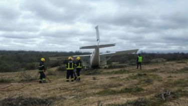 Chubut: Una avioneta perdió el control y realizó un aterrizaje forzoso en un campo cerca de Trelew