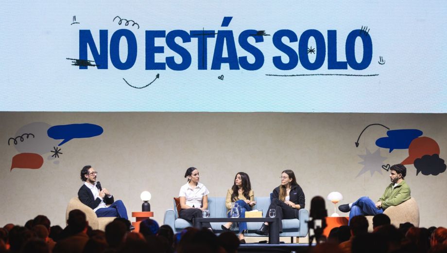 Más de 1.500 jóvenes llenaron el Complejo Art Media en Buenos Aires para hablar de salud mental, un tema que suele callarse.