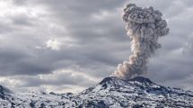 Imagen de Actividades en un volcán de Chile cercano a Neuquén: una fuerte emisión generó una columna de 2000 metros de cenizas