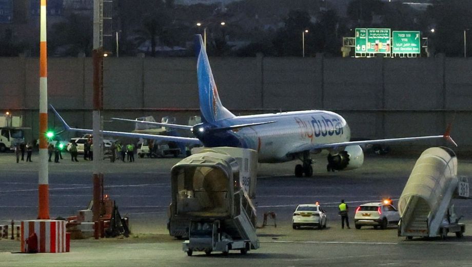 Las autoridades e investigadores internacionales buscan las posibles motivaciones del copiloto, sin descartar la opción de un intento de atentado. (Foto: AP)