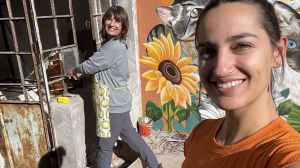 “Esto es un sueño”: Andrea transformó el galpón de su padre en una casa de 25 m2 con 7.000 dólares y puro trabajo en equipo familiar