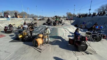 Ya hay más de 100 bateristas inscriptos para el gran homenaje al Indio Solari en el Skatepark de Roca: cuándo será