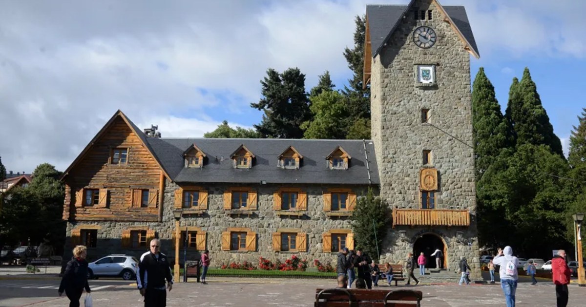 El municipio de Bariloche asume el control de la publicidad callejera