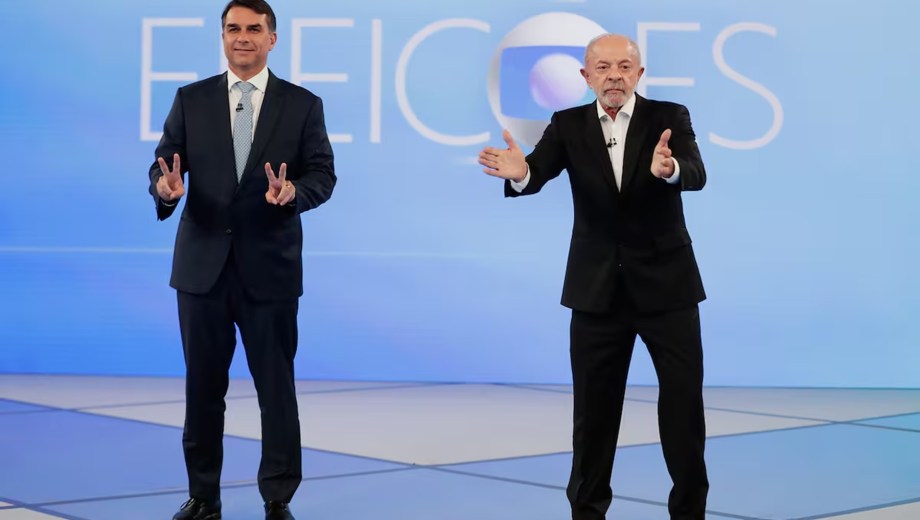 Lula y Flávio Bolsonaro cruzaron acusaciones en el último debate.