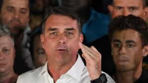 Flávio Bolsonaro está en Estados Unidos tras abandonar Brasil: lo que se sabe