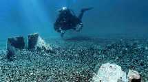 Imagen de Buceaban por curiosidad y encontraron una huella de la historia mapuche bajo el agua