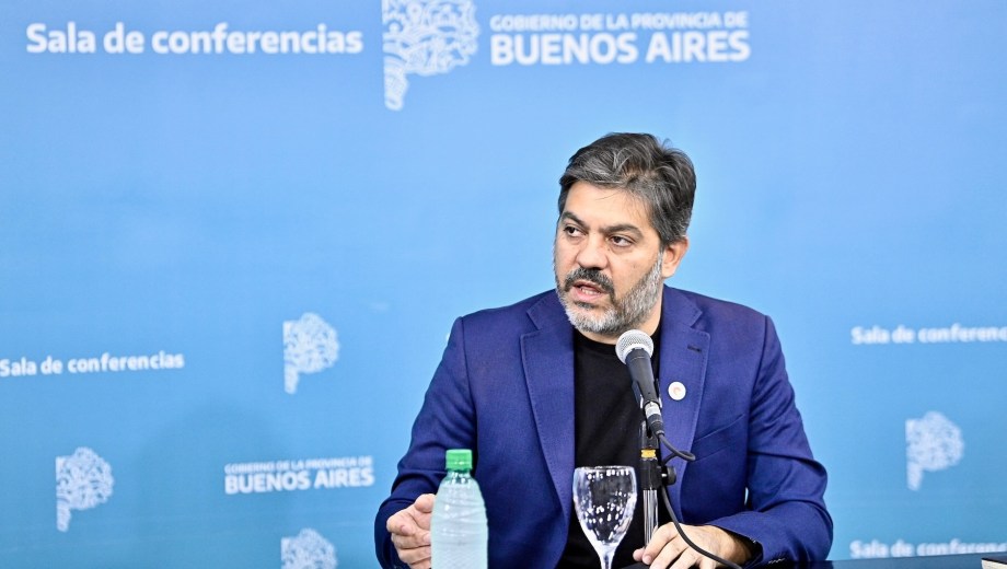 El ministro de Gobierno bonaerense, Carlos Bianco, durante su conferencia de prensa semanal en La Plata. (Foto: gentileza)