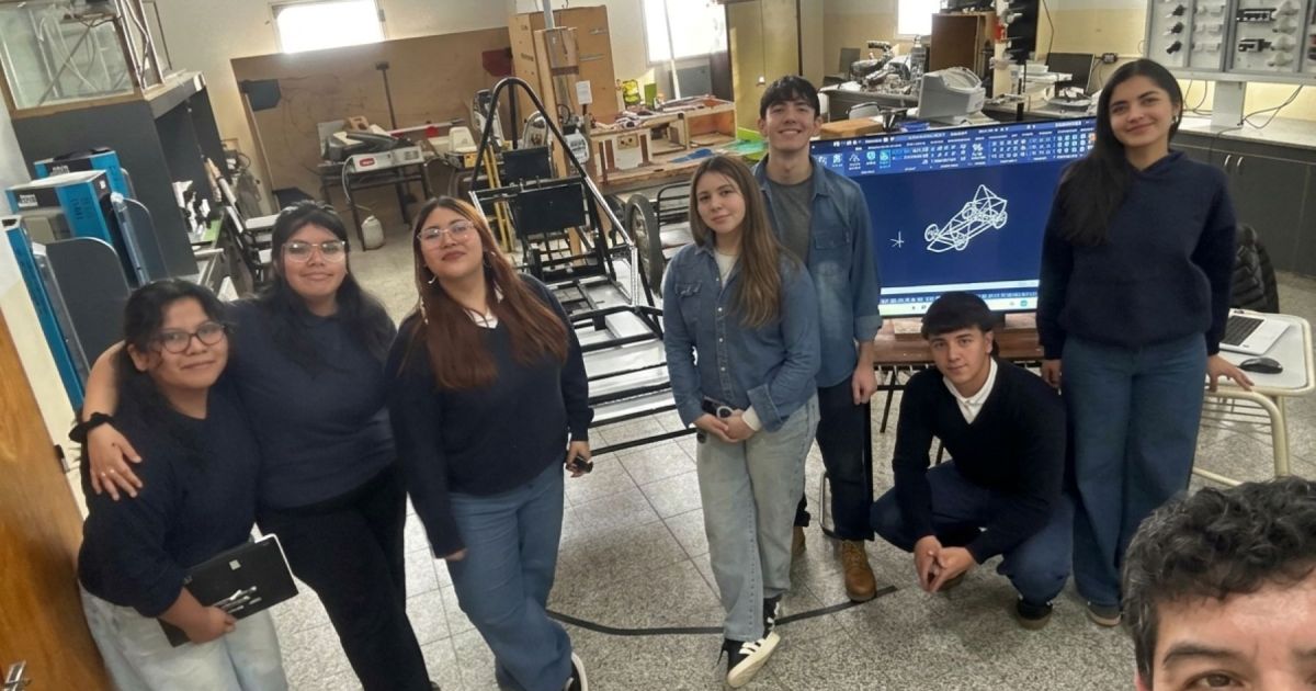 Estudiantes de San Antonio Oeste se preparan para competencia de autos eléctricos