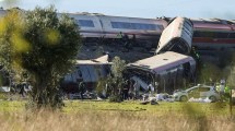 Imagen de Choque de trenes en España: confirman un argentino entre los muertos y buscan a otro pasajero