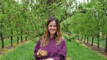 Tras perder cinco hectáreas de nogales en el Alto Valle, plantó un cultivo inusual y hoy tiene una producción sin TACC en la Patagonia