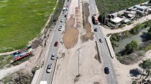 Imagen de Ruta 22: Weretilneck anunció que asfaltarán las colectoras del Puente 83 en 20 días
