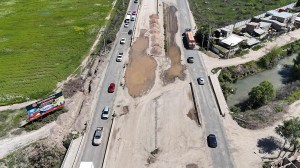 Ruta 22: Weretilneck anunció que asfaltarán las colectoras del Puente 83 en 20 días