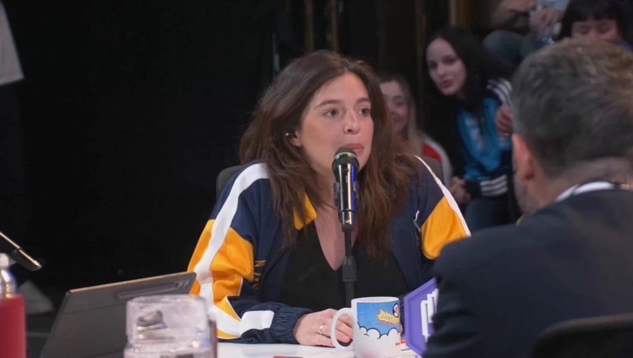 La campera retro de Boca que usó Dalma Maradona en El Tribunero.-