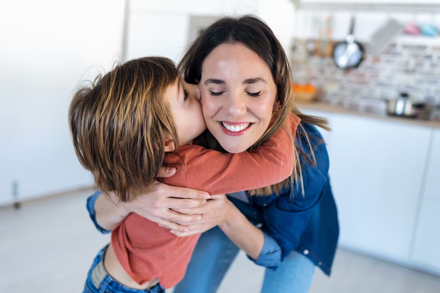 Reconocimiento a las mamás en su día por Farmacias Global