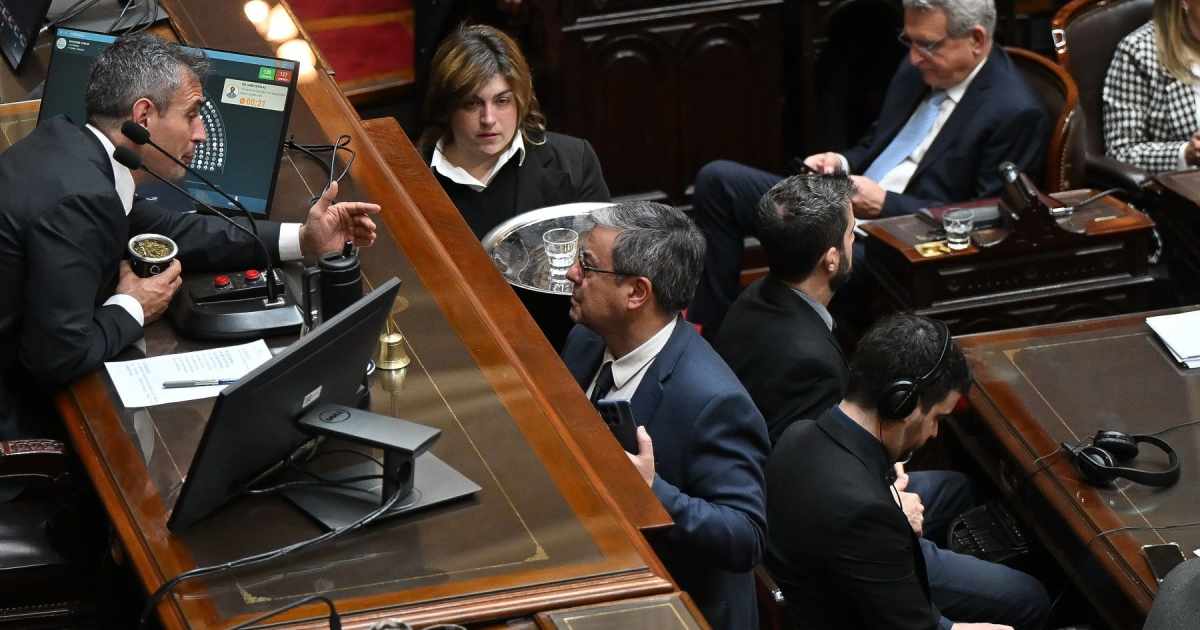Oposición convoca a sesión clave por tierras, deudas y discapacidad
