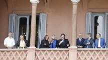 Imagen de Javier Milei definió líneas para las elecciones 2027 ante su Gabinete: saludos desde el balcón y silencio por el triunfo de Lula