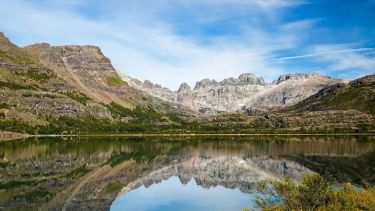 Las lagunas de Neuquén donde podés planificar una escapada y descubrir paisajes de otro planeta