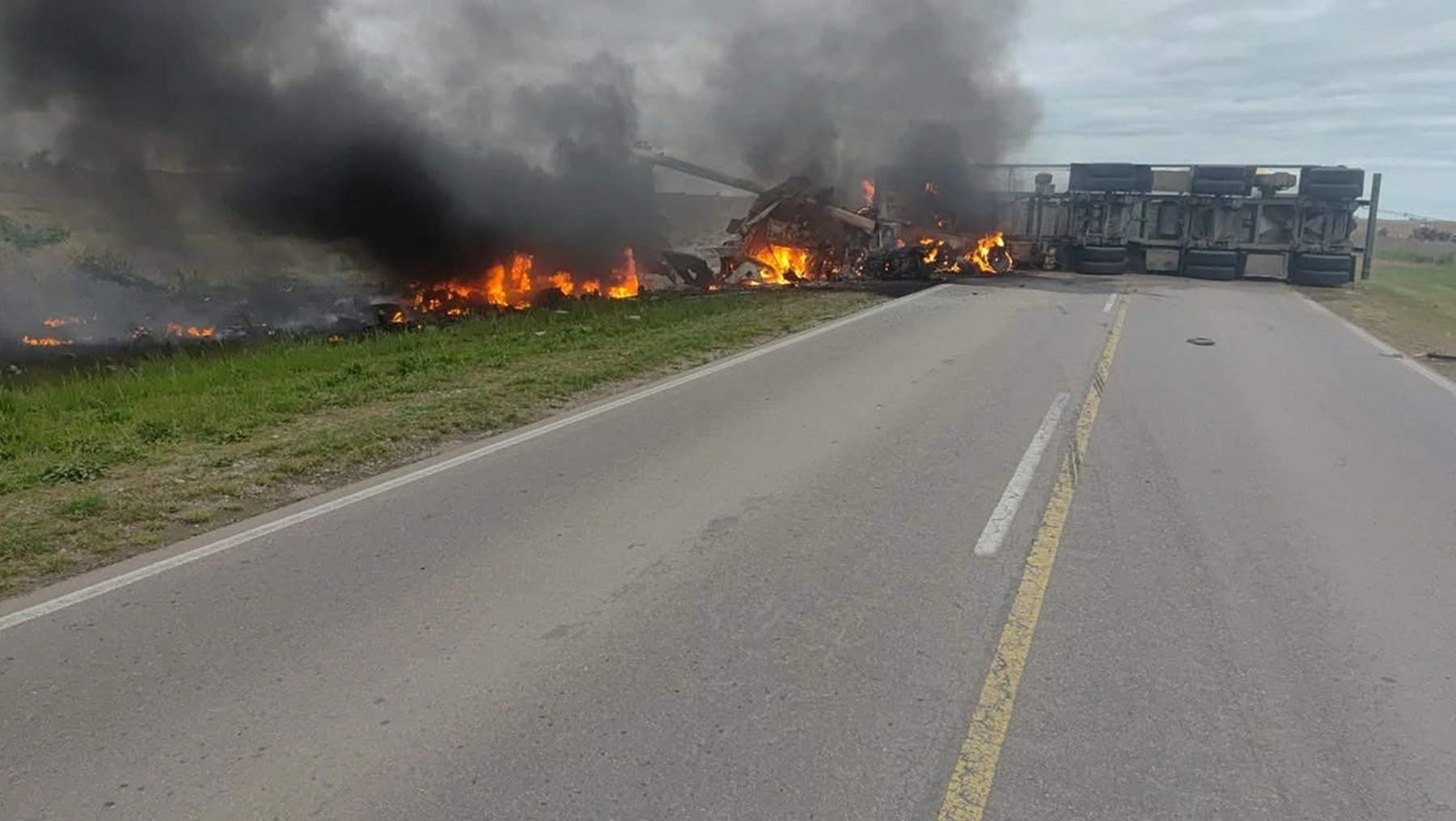 Un choque frontal de camiones en La Pampa deja dos muertos