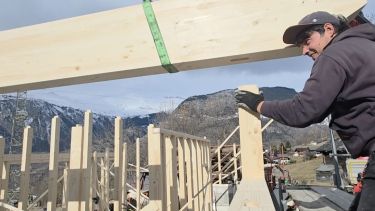 De la Patagonia a Suiza: es carpintero, gana 5.500 dólares y compró un campo para volver al sur
