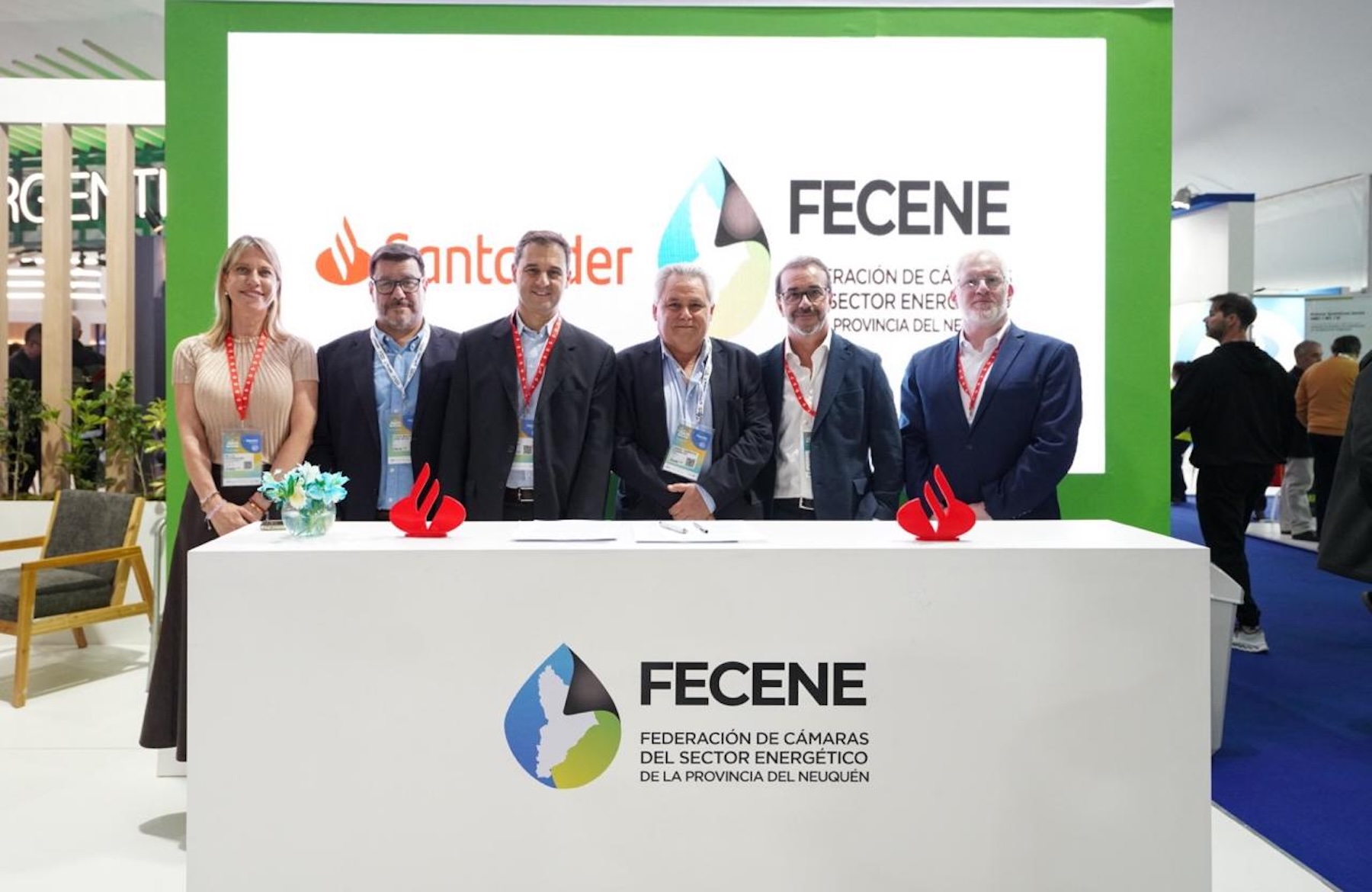 FECENE y Santander acuerdan apoyo financiero para pymes de Vaca Muerta